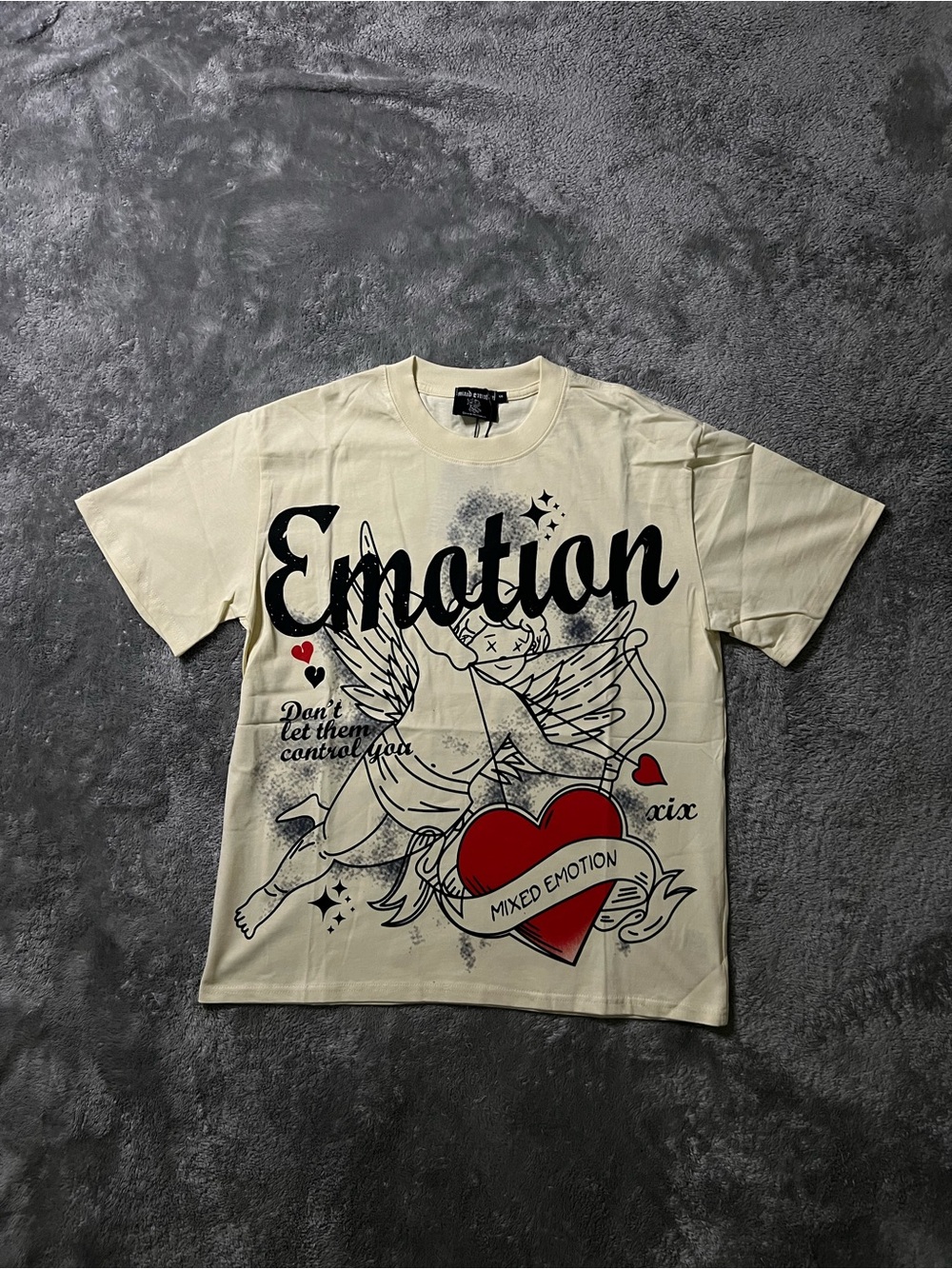 Emotion Graphic Short-Sleeve Tee - Cream with Red Heart
